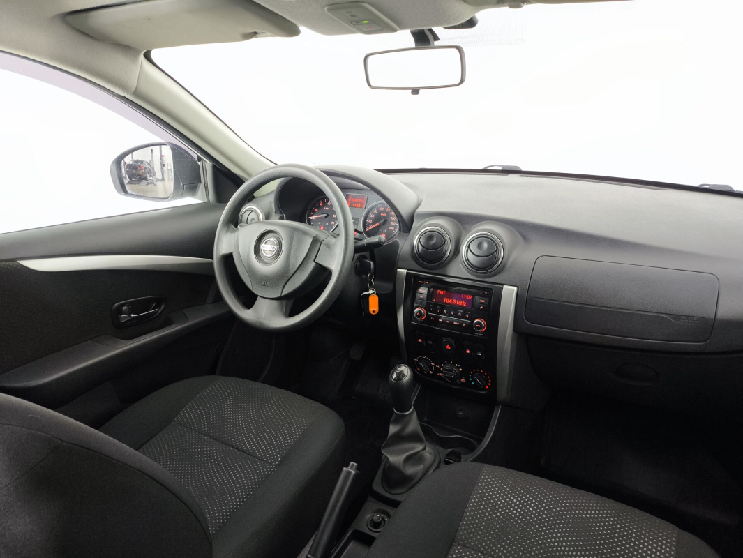 Nissan Almera