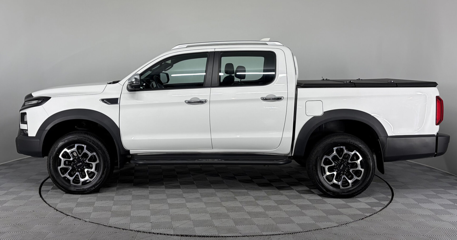 JAC T9