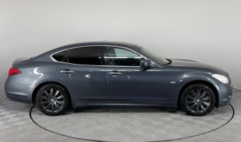 Infiniti M