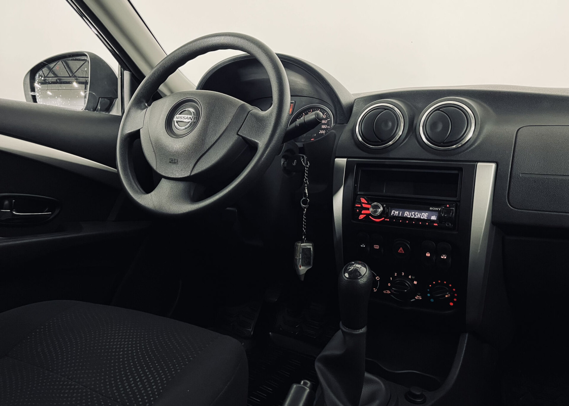 Nissan Almera