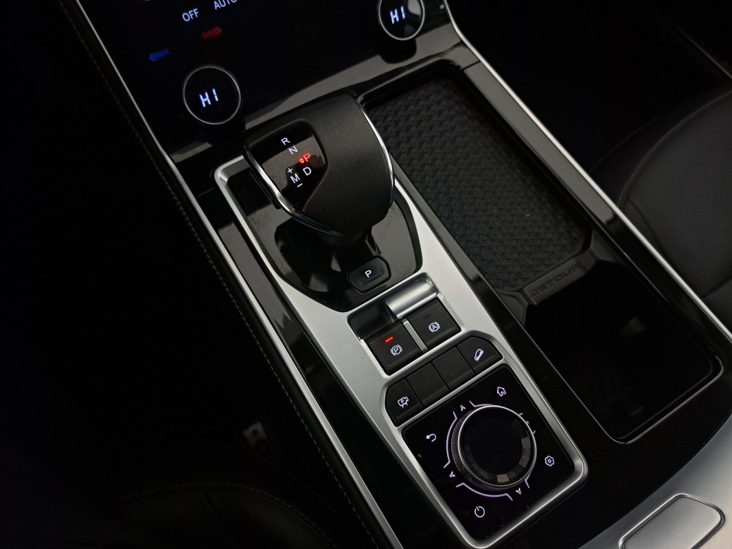 JETOUR X90+