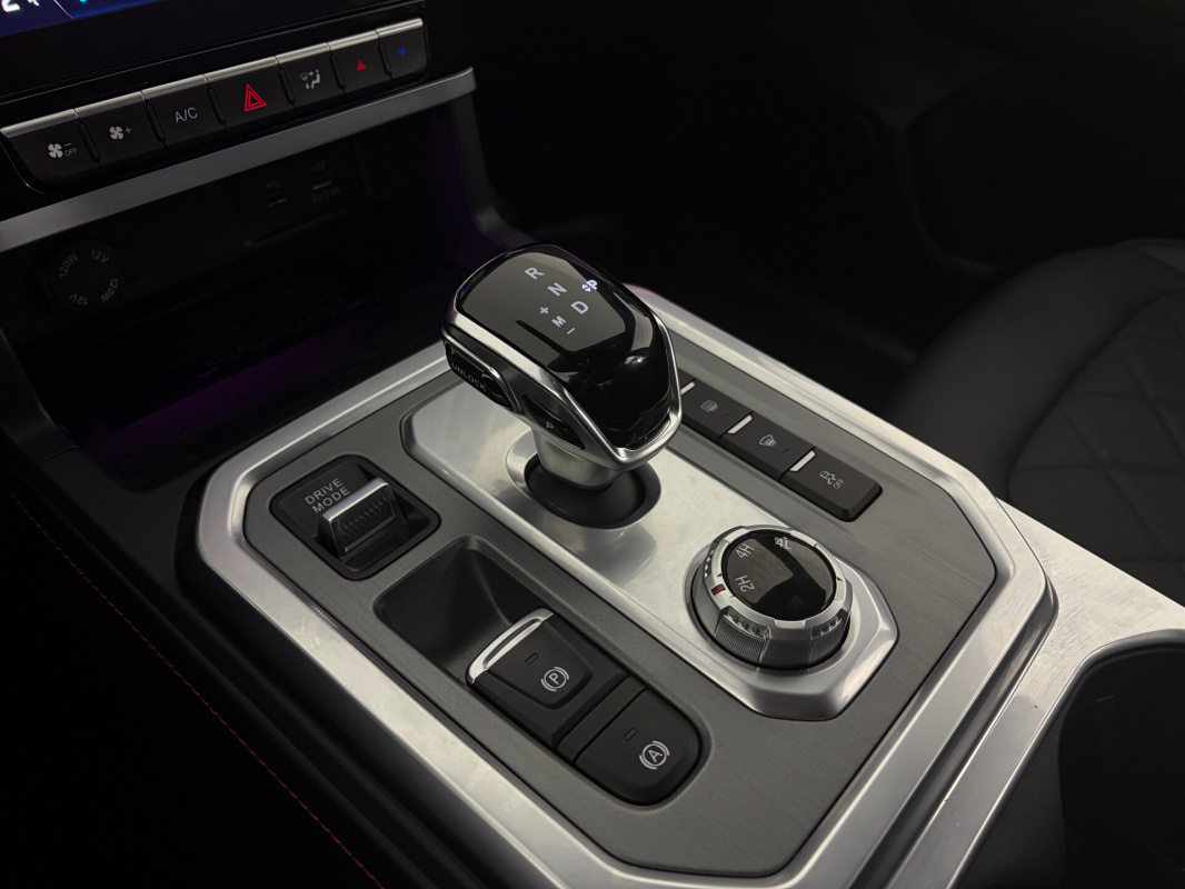 JAC T9