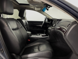 Infiniti M