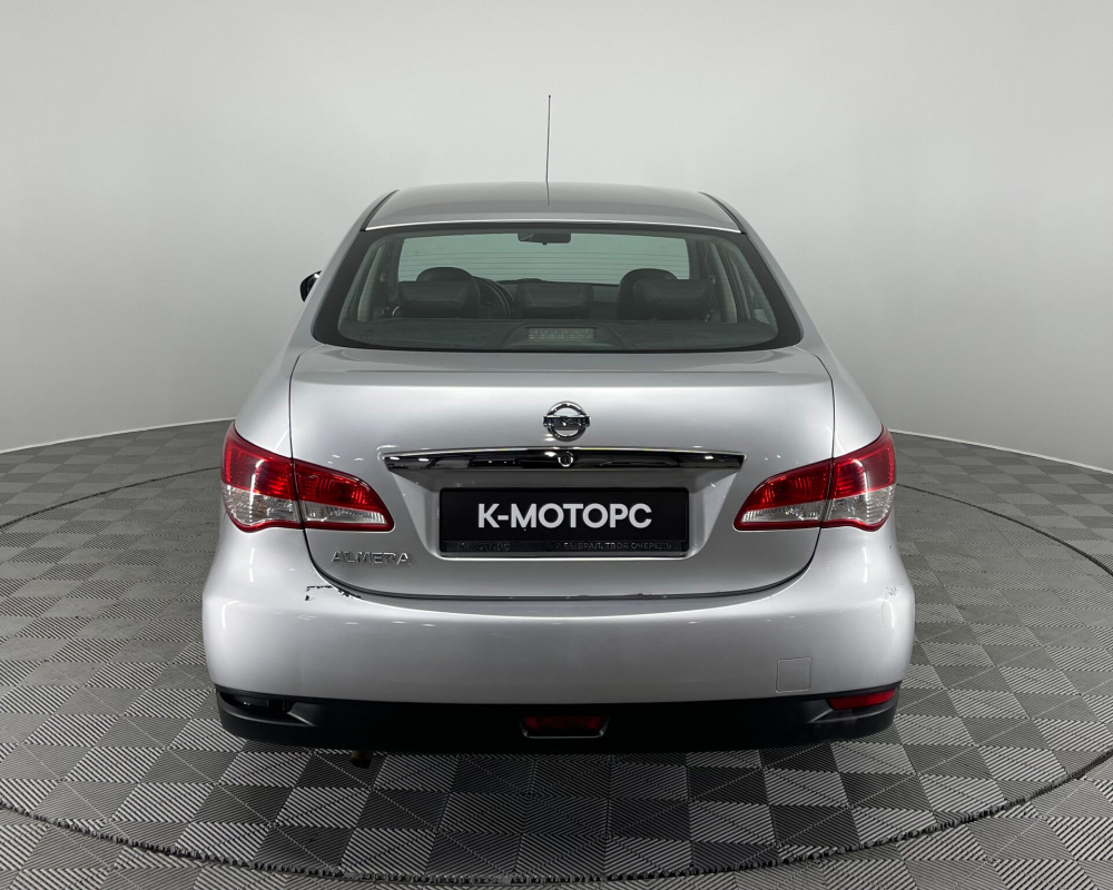 Nissan Almera