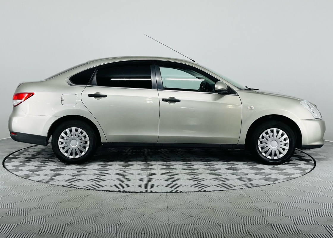 Nissan Almera