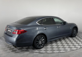 Infiniti M