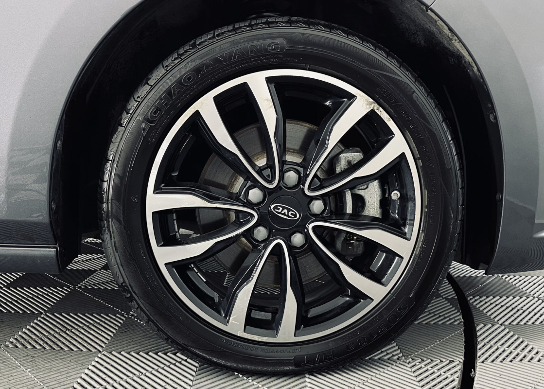 JAC J7