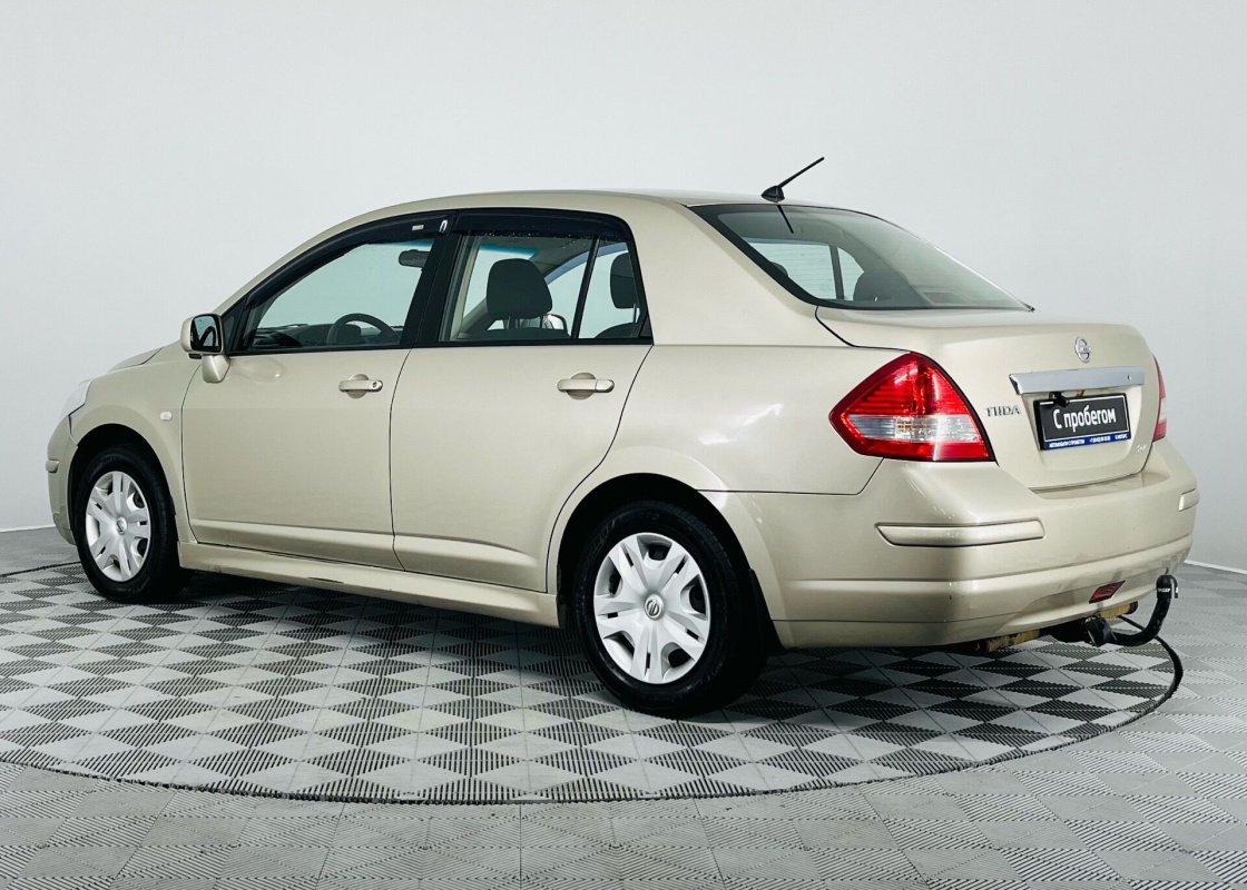Nissan Tiida