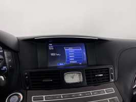 Infiniti M