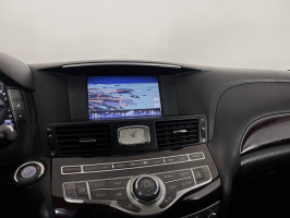 Infiniti M
