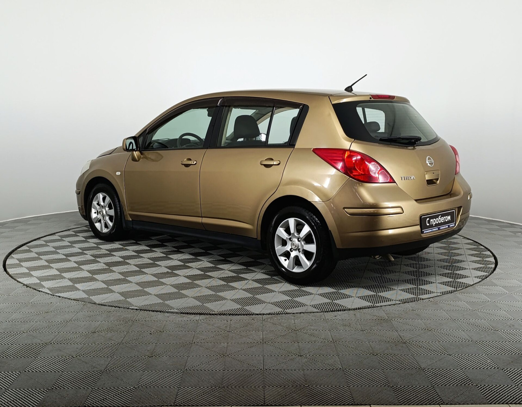 Nissan Tiida