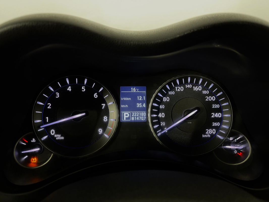 Infiniti M