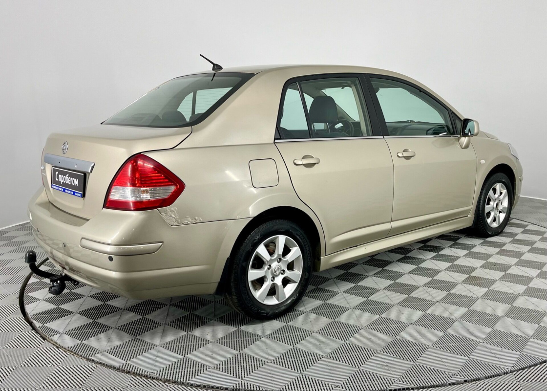 Nissan Tiida