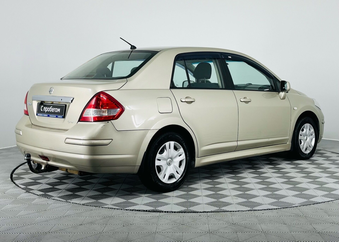 Nissan Tiida