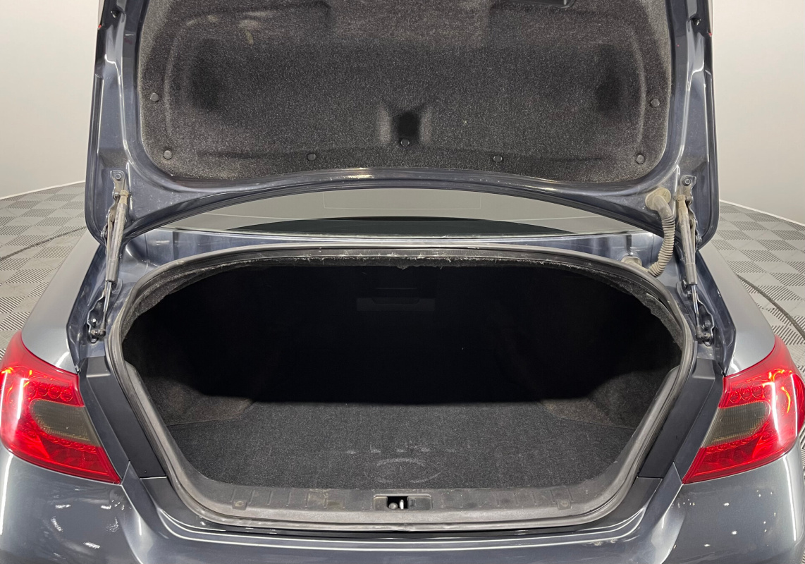 Infiniti M