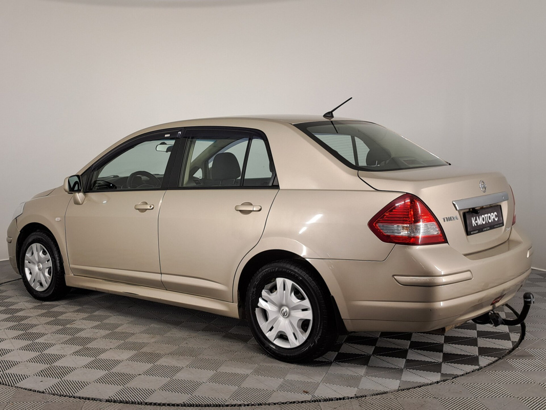 Nissan Tiida