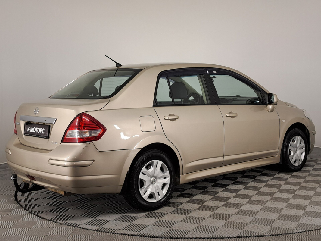 Nissan Tiida