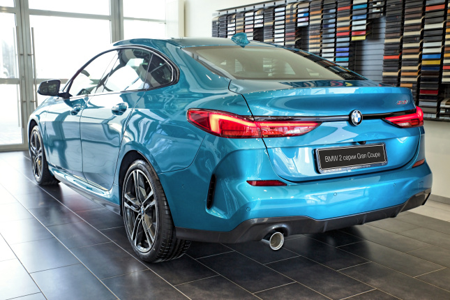 Новый BMW 2 серии Gran Coupe вид сзади