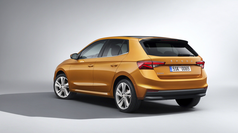 ŠKODA FABIA вид сзади