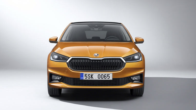ŠKODA FABIA вид спереди