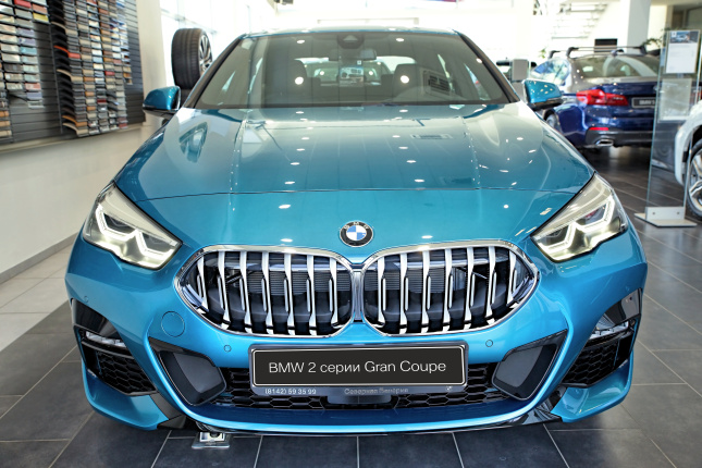 Новый BMW 2 серии Gran Coupe вид спереди