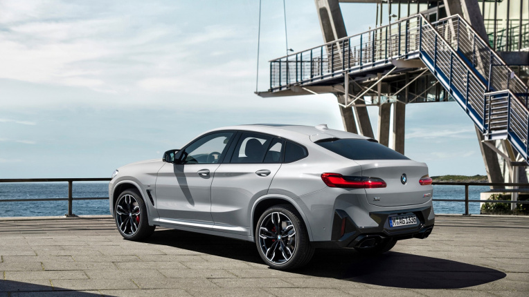 BMW X4, вид сзади