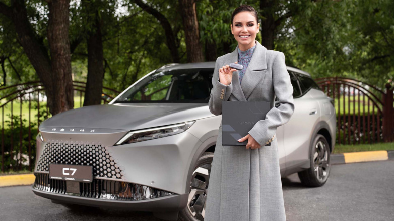 Ляйсан Утяшеева о новом OMODA C7 — стильный и с характером.