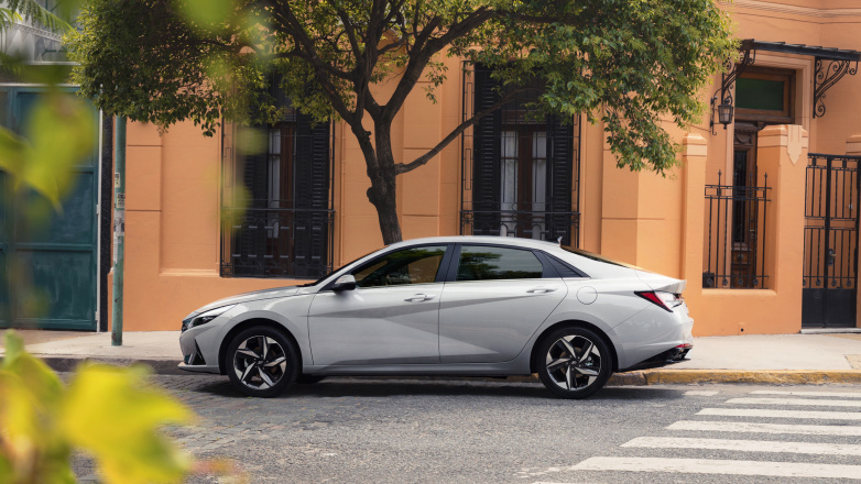 HYUNDAI: новая Elantra - «чувственная спортивность»